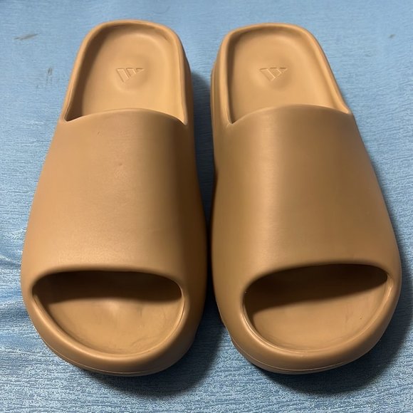 adidas Yeezy Slide Earth Brown